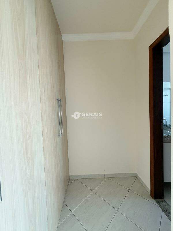 Apartamento para aluguel no CENTRO: 09 - CLOSET