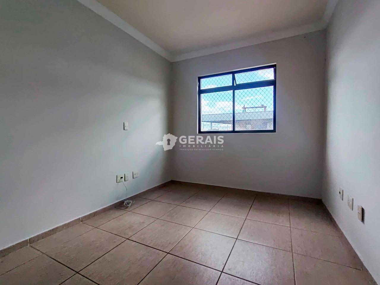 Apartamento para aluguel no ESPLANADA: 04- QUARTO 01