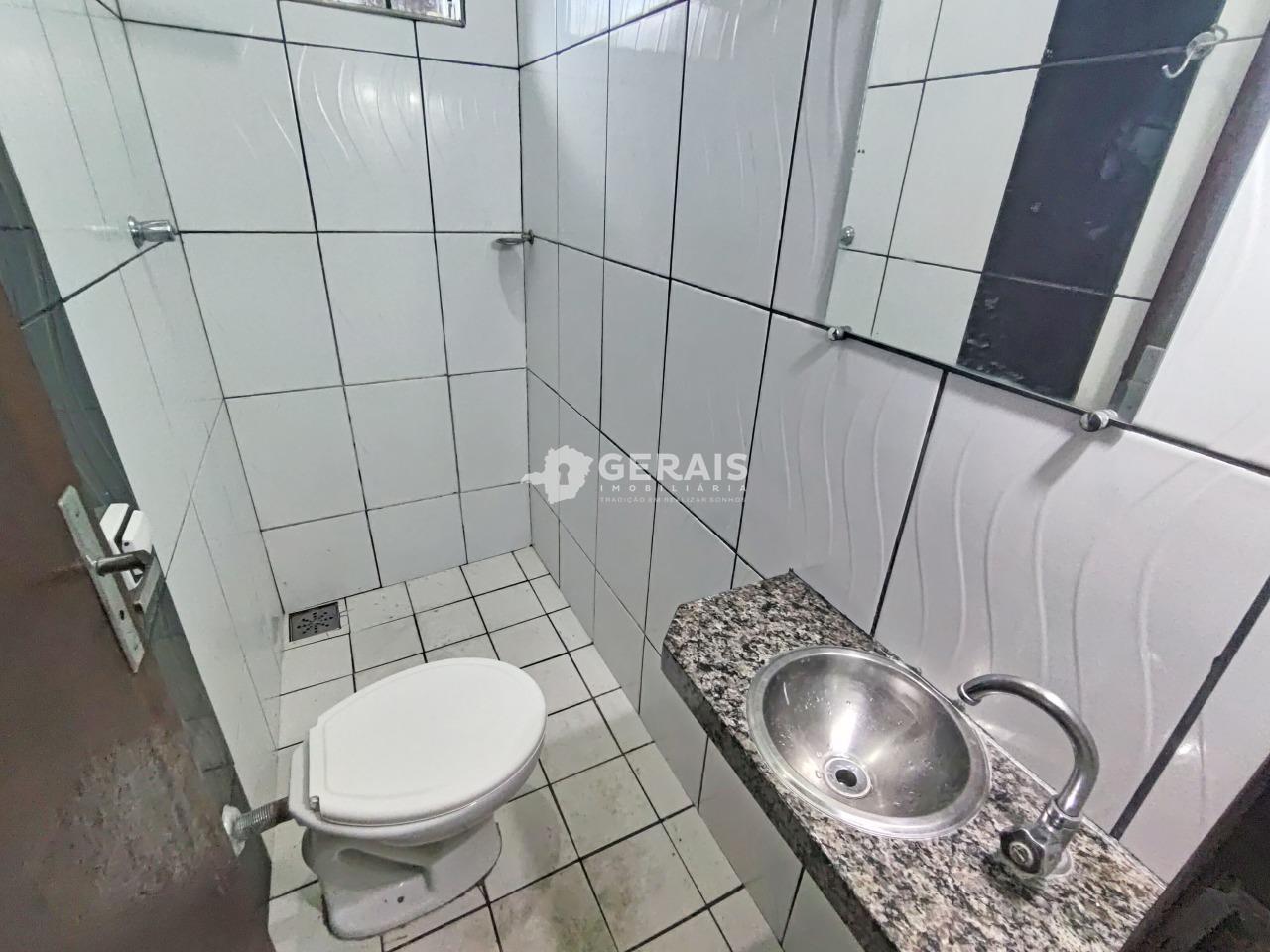 Barracão para aluguel no SANTA LÚCIA: 06 - BANHO SOCIAL