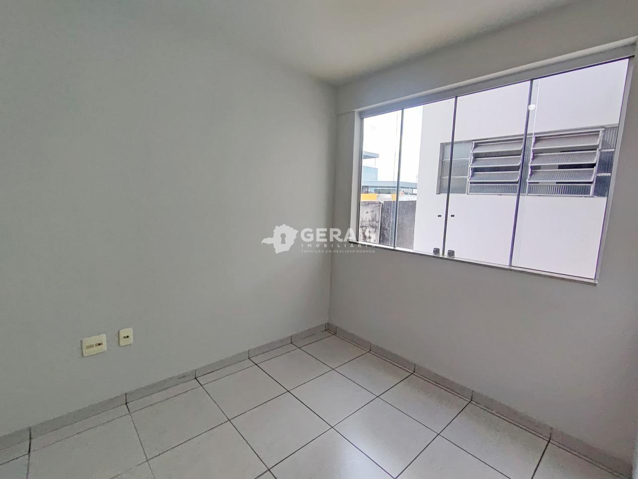 Apartamento para aluguel no CENTRO: 04- QUARTO 01