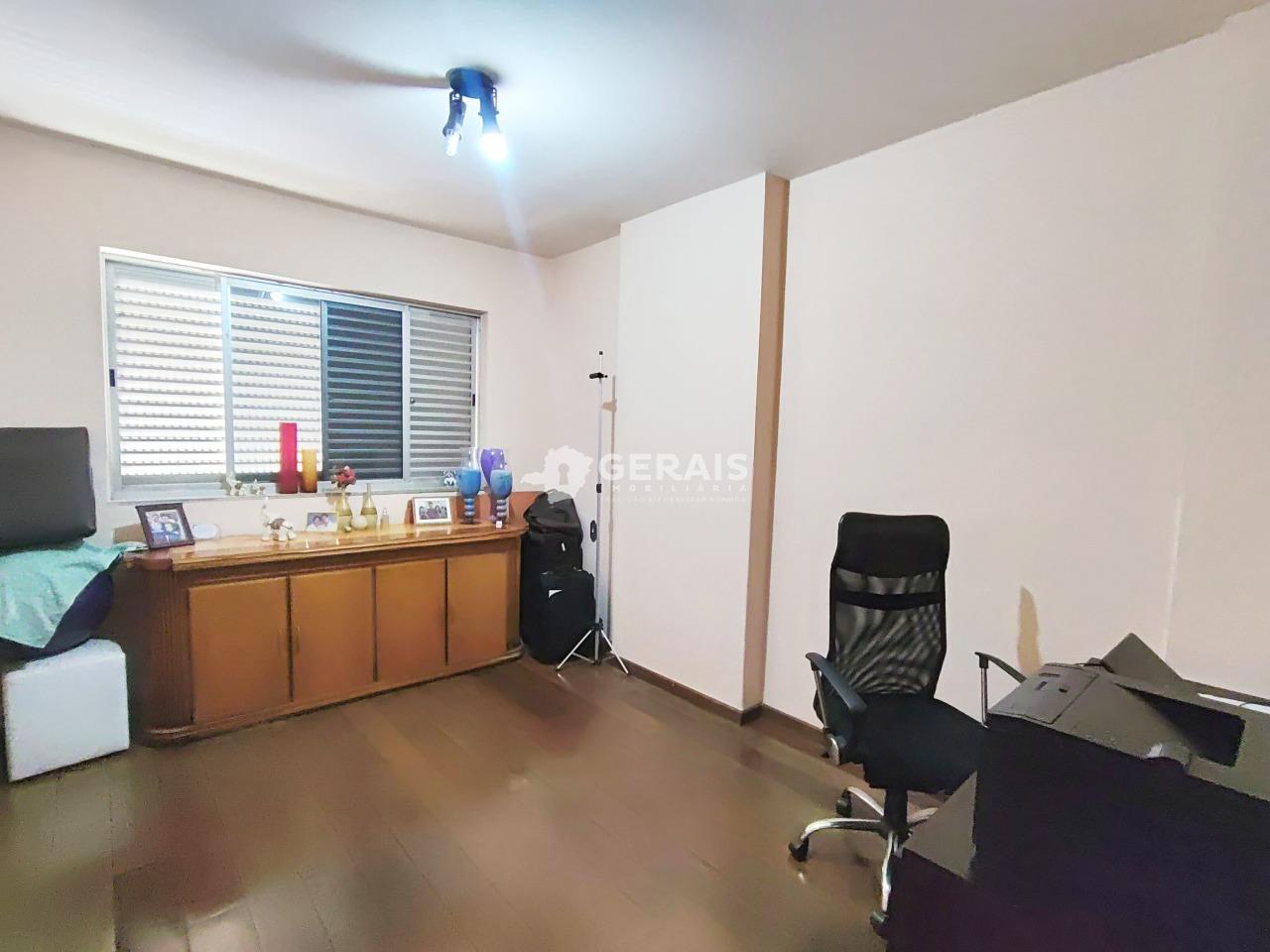 Apartamento à venda no CENTRO: 06- QUARTO 01