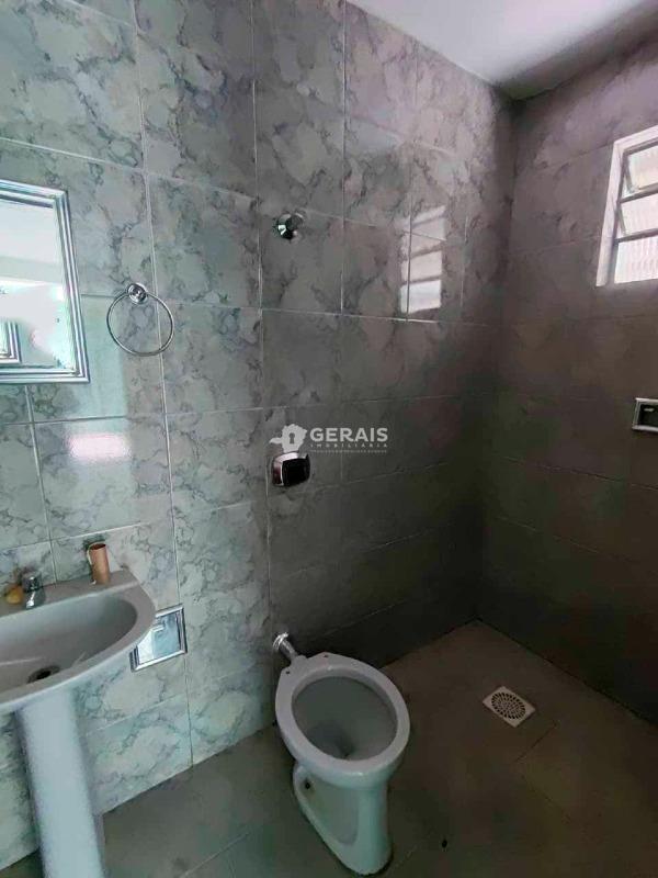 Casa para aluguel no QUINTINO: 07 - BANHO SOCIAL