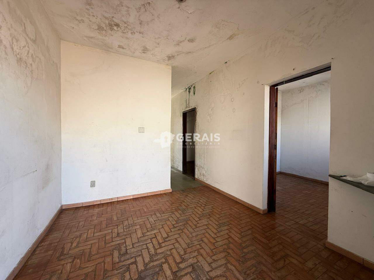 Casa à venda no CENTRO: 03- SALA