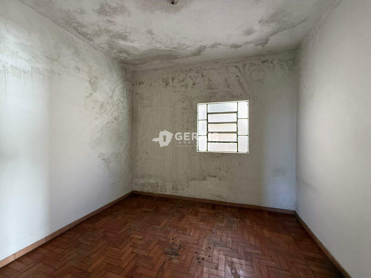 Casa à venda no CENTRO: 06- QUARTO 02