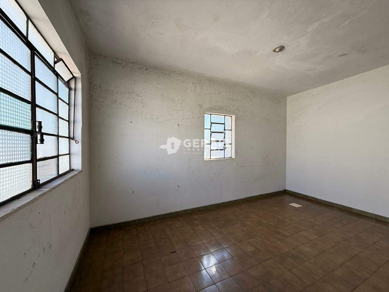 Casa à venda no CENTRO: 05- QUARTO 01