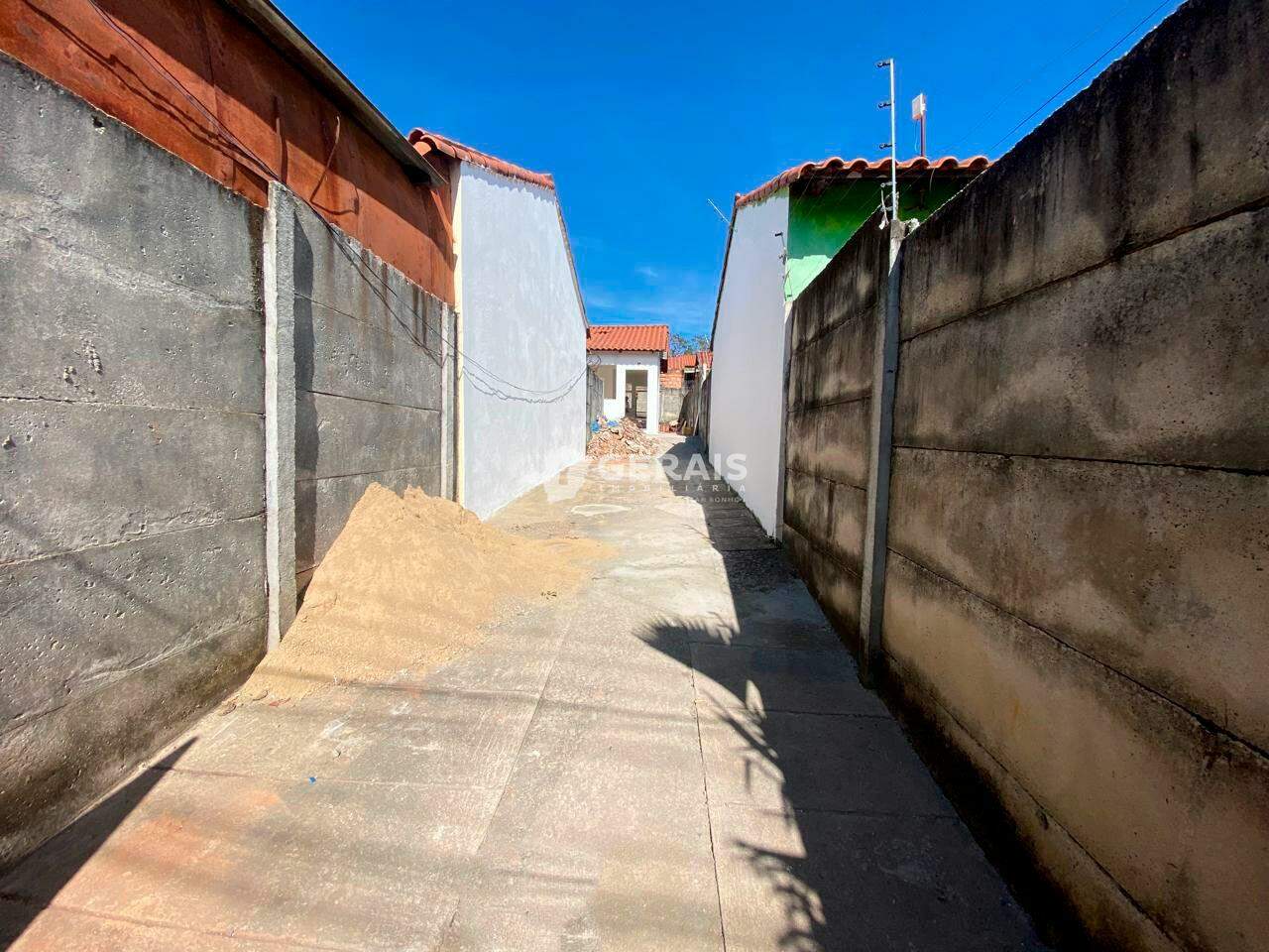 Casa à venda no JARDINOPOLIS: 08- QUINTAL