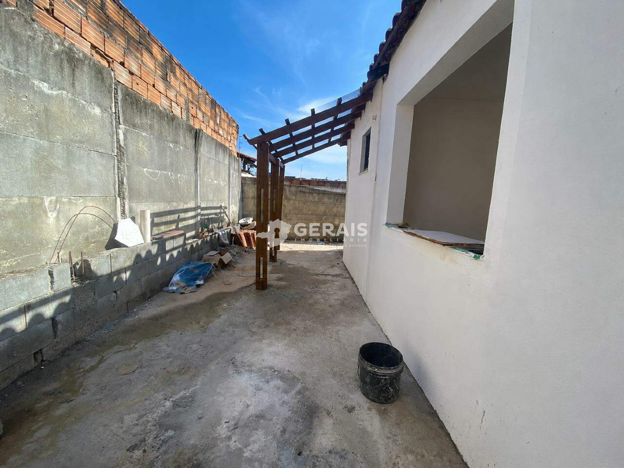 Casa à venda no JARDINOPOLIS: 07- QUINTAL