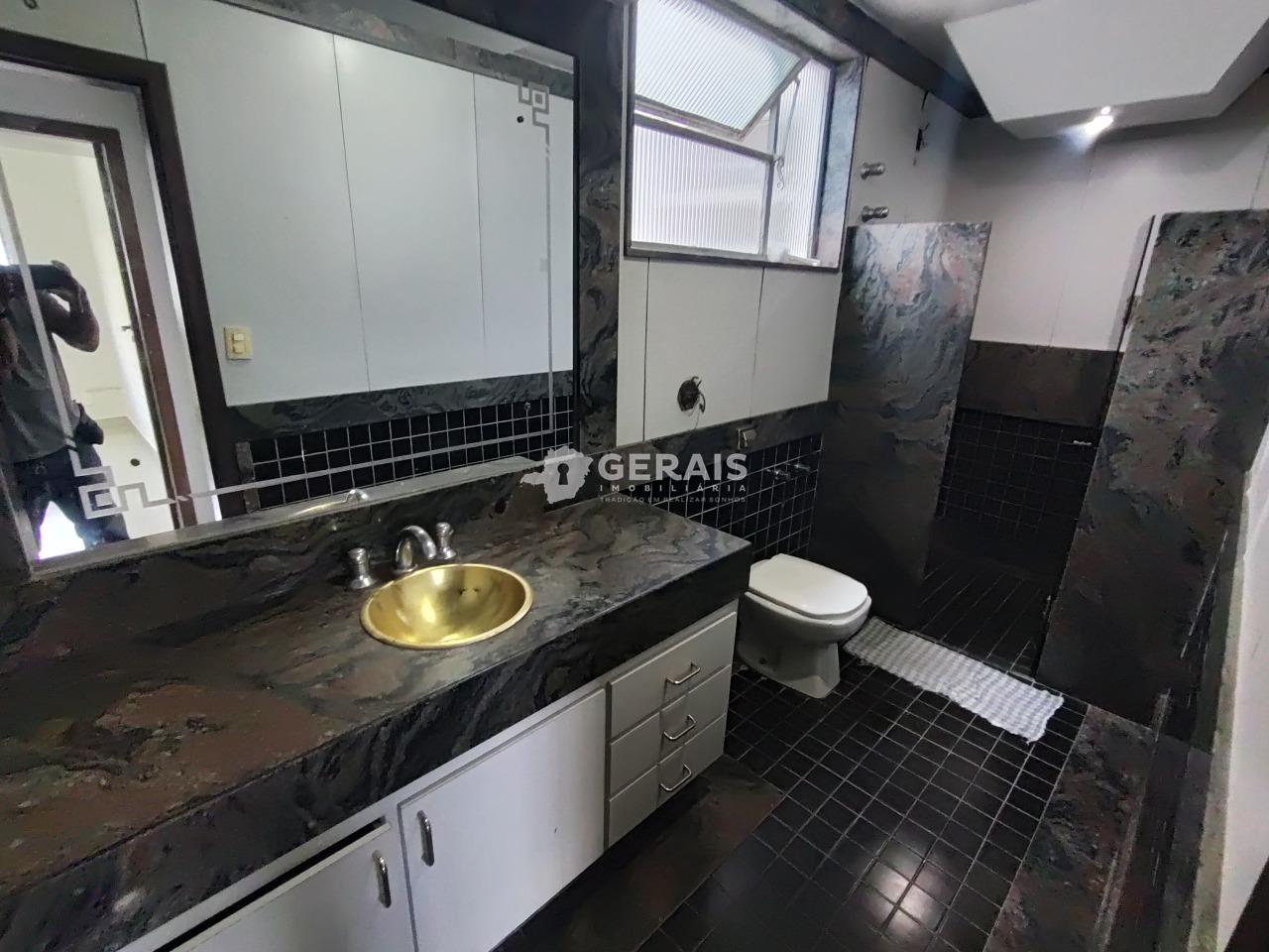 Casa para aluguel no CENTRO: 07 - BANHO SOCIAL