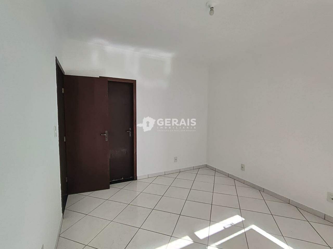 Apartamento para aluguel no CENTRO: 05- QUARTO SUÍTE