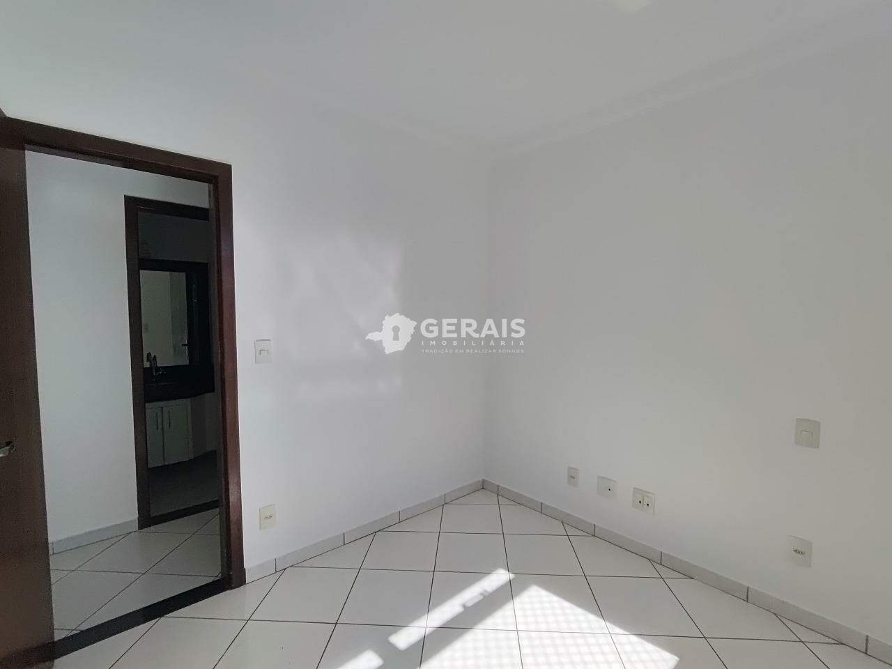 Apartamento para aluguel no CENTRO: 08- QUARTO 01