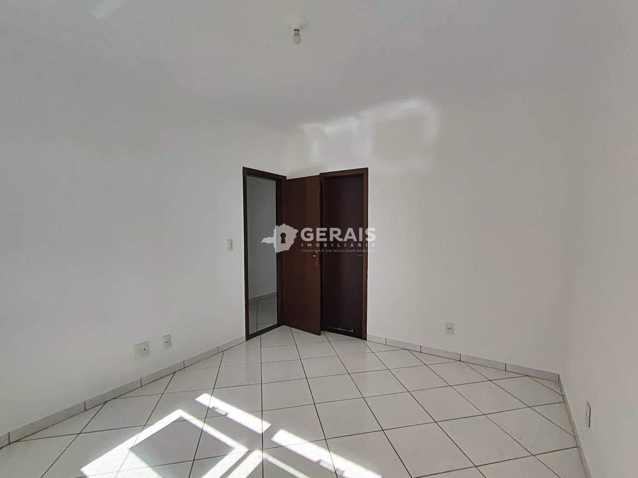 Apartamento para aluguel no CENTRO: 06- QUARTO SUÍTE
