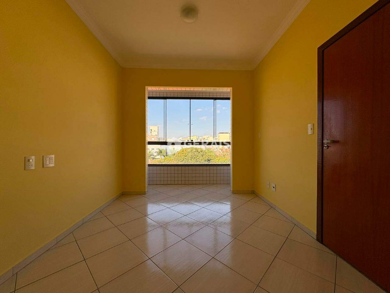 Apartamento para aluguel no SÃO JOSÉ: 05- QUARTO 01