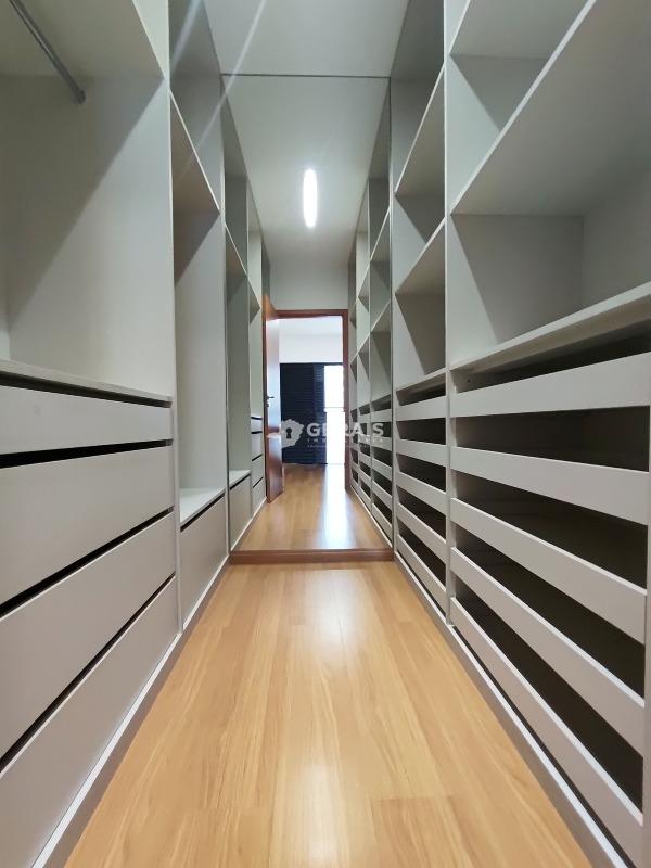 Apartamento para aluguel no CENTRO: 09- CLOSET QUARTO 02