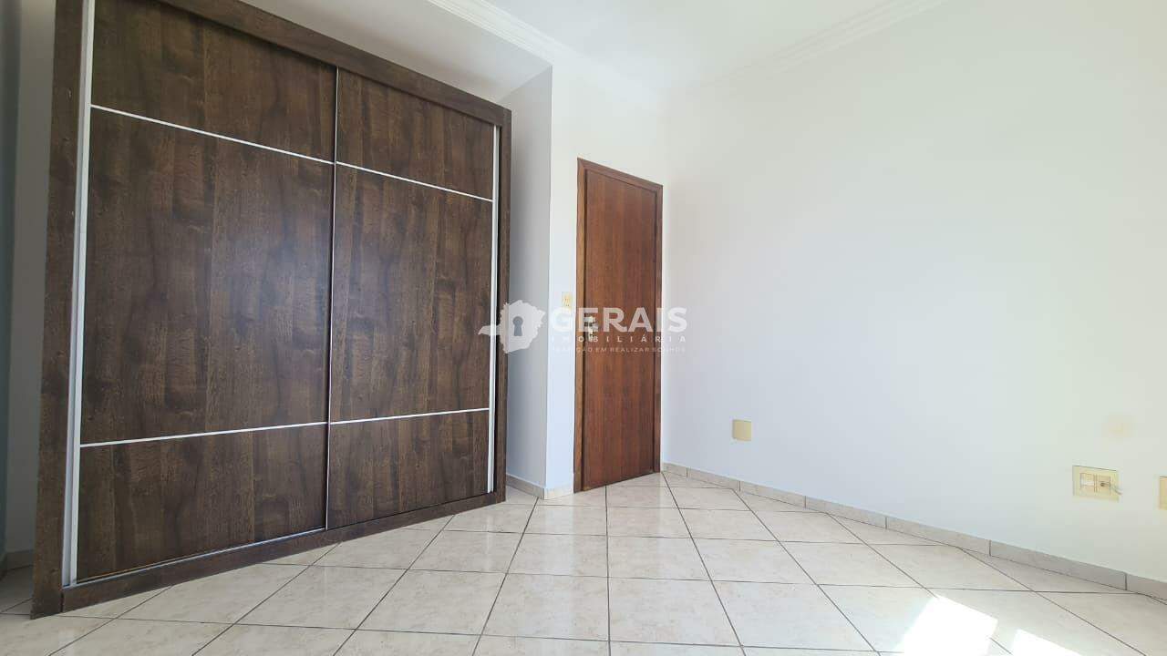 Apto Cobertura para aluguel no CENTRO: 05- QUARTO 01