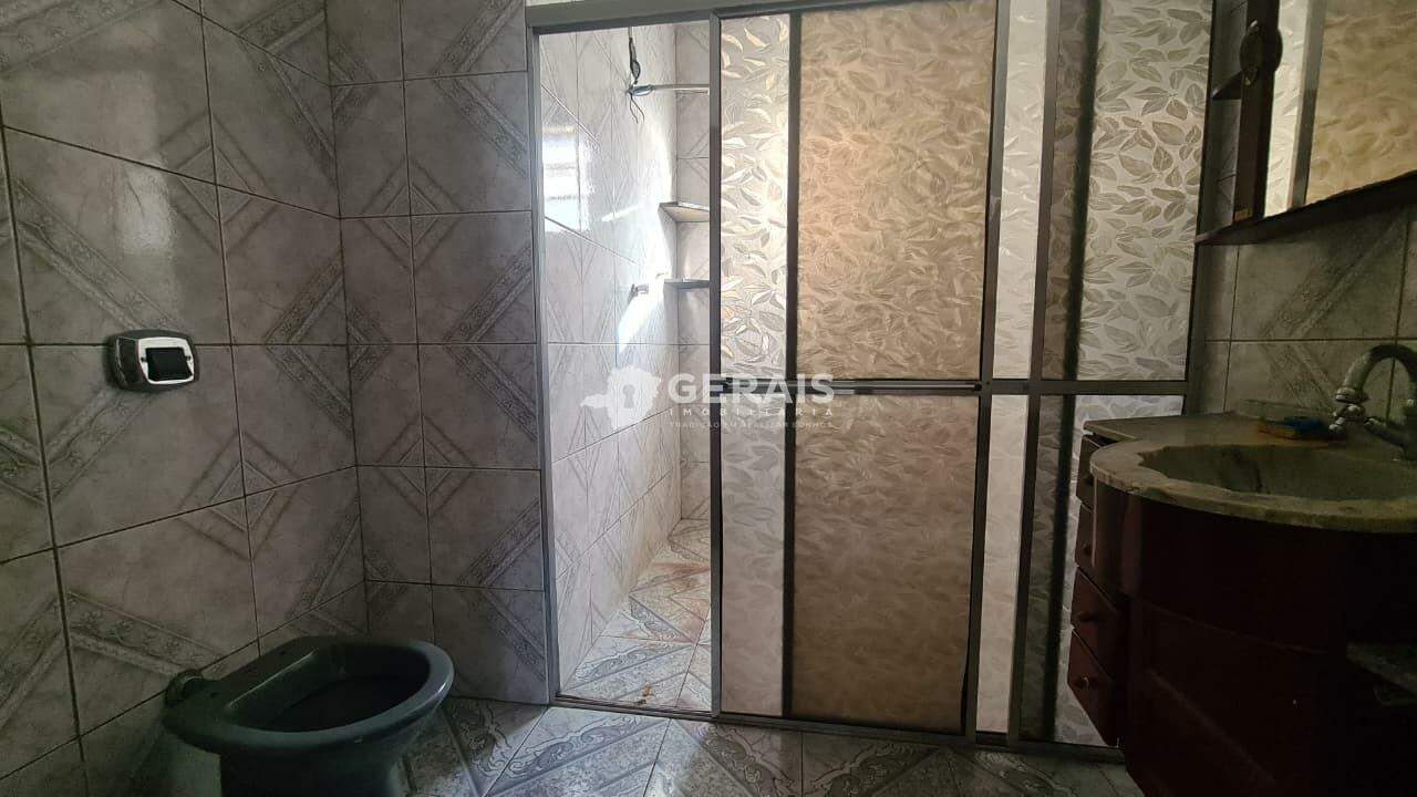 Casa para aluguel no NITERÓI: 09- BANHO SOCIAL 01