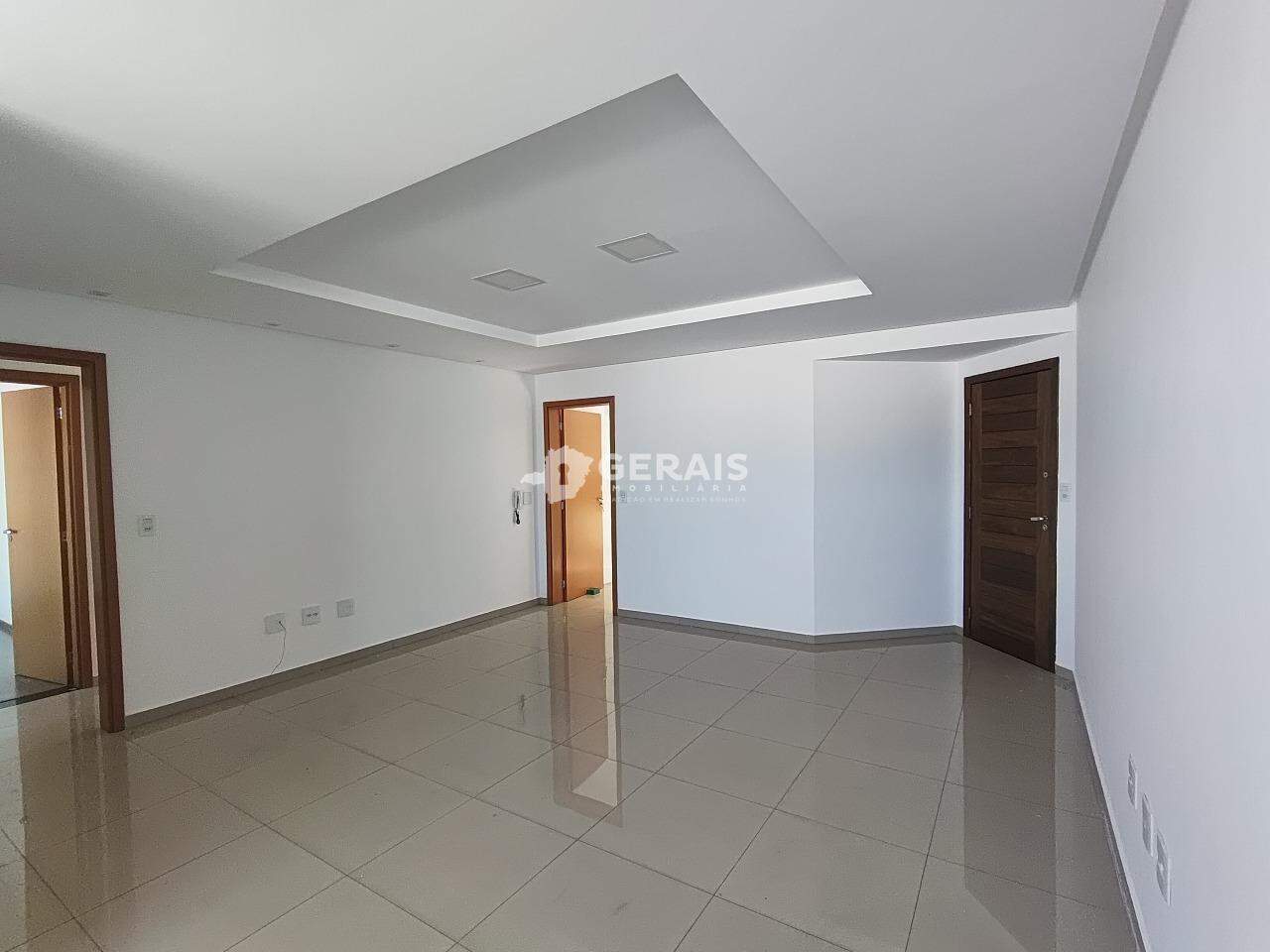 Apartamento para aluguel no Doutor José Thomaz: 03 - SALA