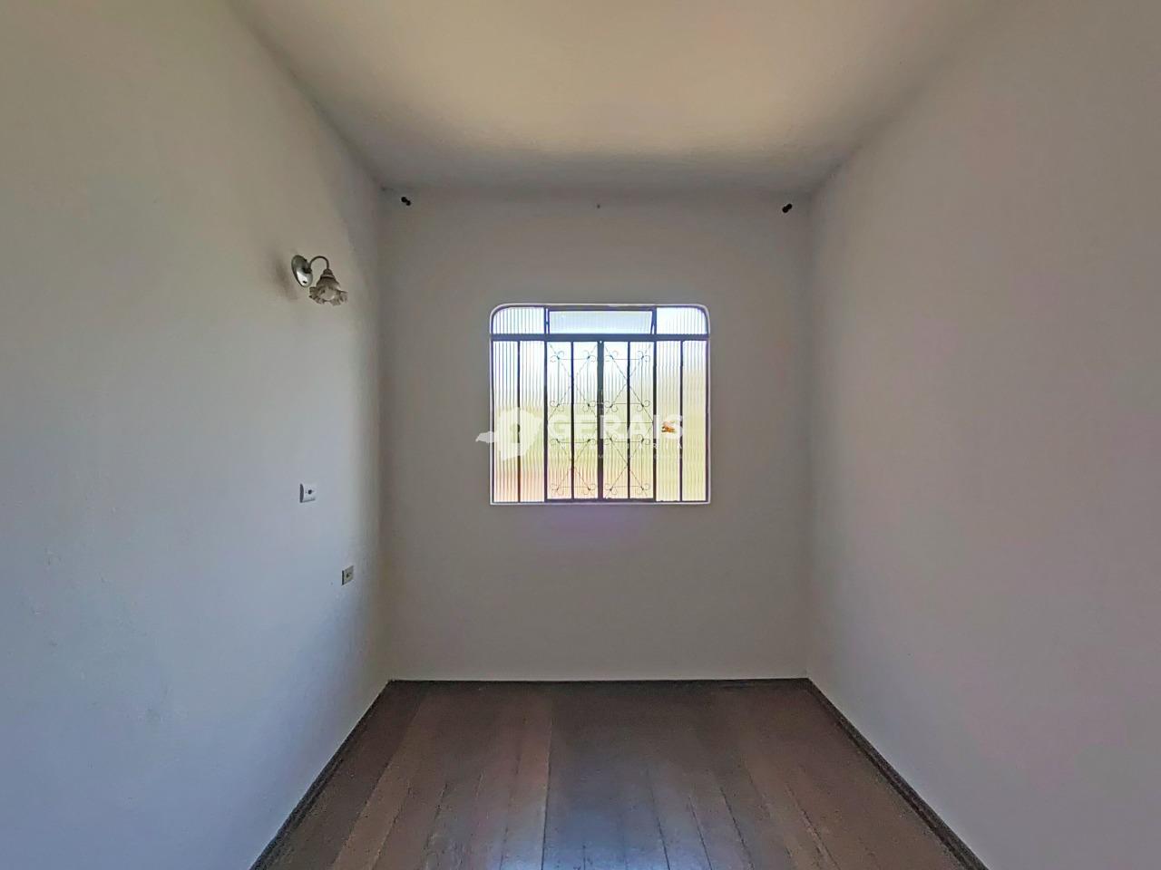 Casa para aluguel no SÃO JOSÉ: 04 - QAURTO 01