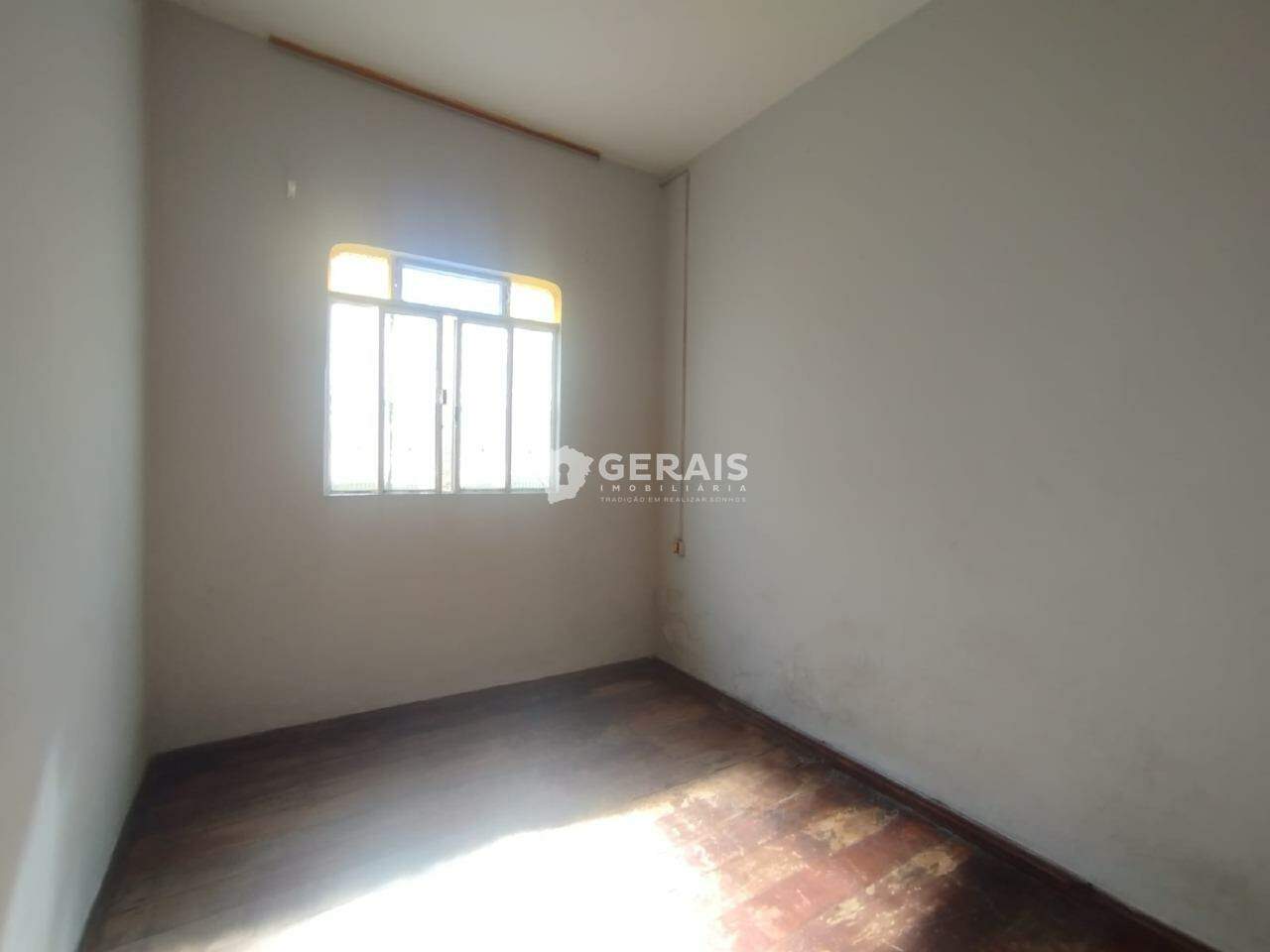 Casa Comercial para aluguel no LP PEREIRA: 05- QUARTO 02