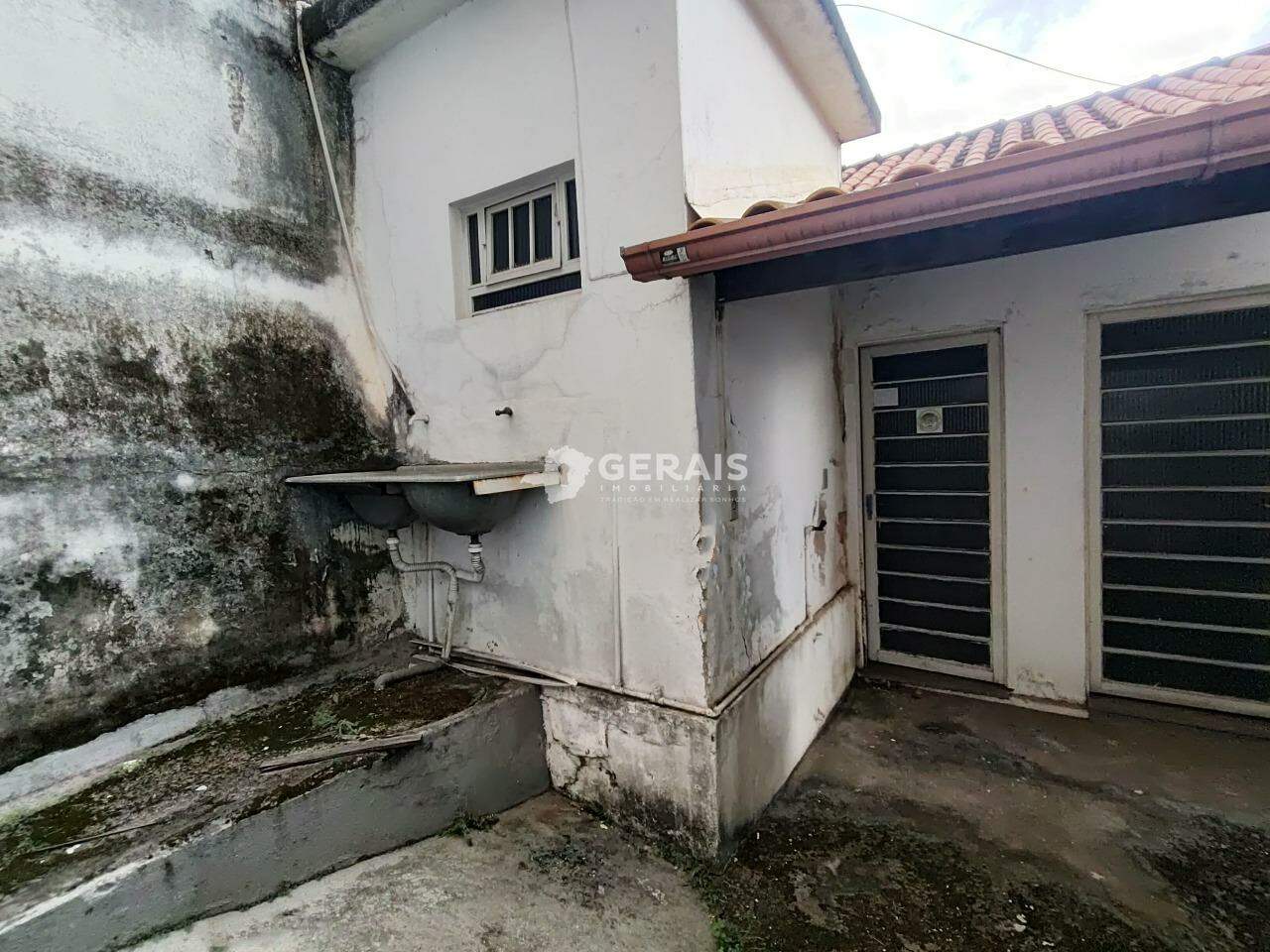 Casa Comercial para aluguel no CENTRO: 09 - ÁREA DE SERVIÇO