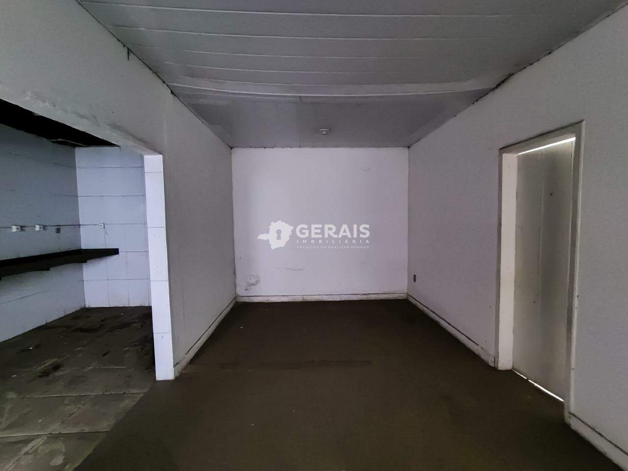Casa Comercial para aluguel no CENTRO: 03 - SALA