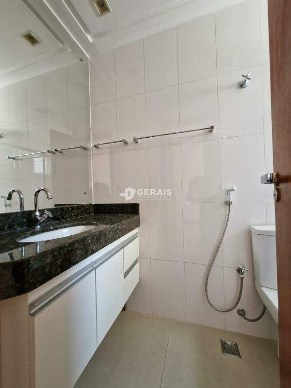 Apartamento para aluguel no CENTRO: 08- BANHO SUÍTE 01