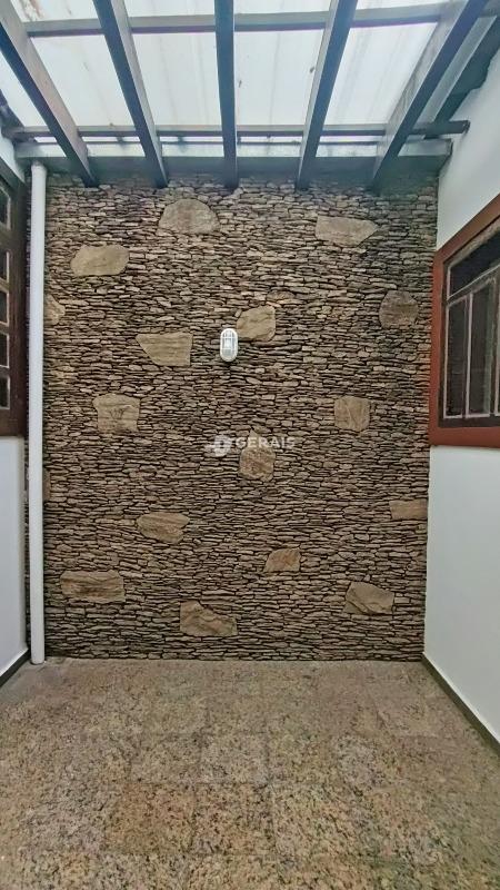 Casa para aluguel no VILA BELO HORIZONTE: 05 - ÁREA DE CLARIDADE