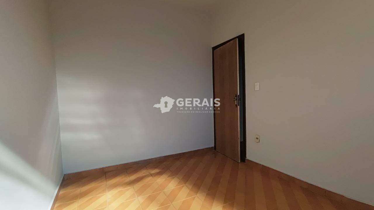 Apartamento para aluguel no NITERÓI: 06- QUARTO 01