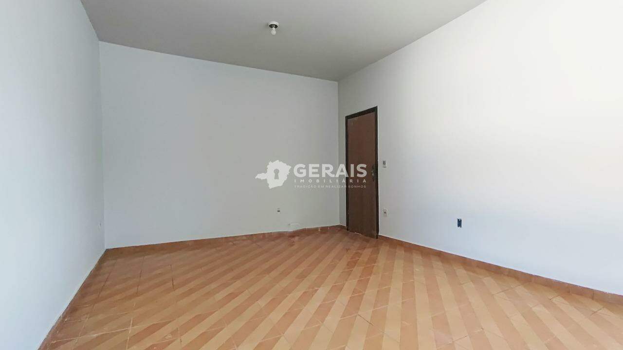 Apartamento para aluguel no NITERÓI: 04- SALA