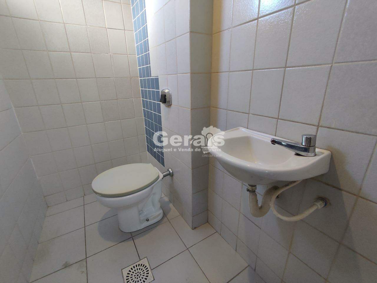 Sala para aluguel no CENTRO: 07 - BANHEIRO 