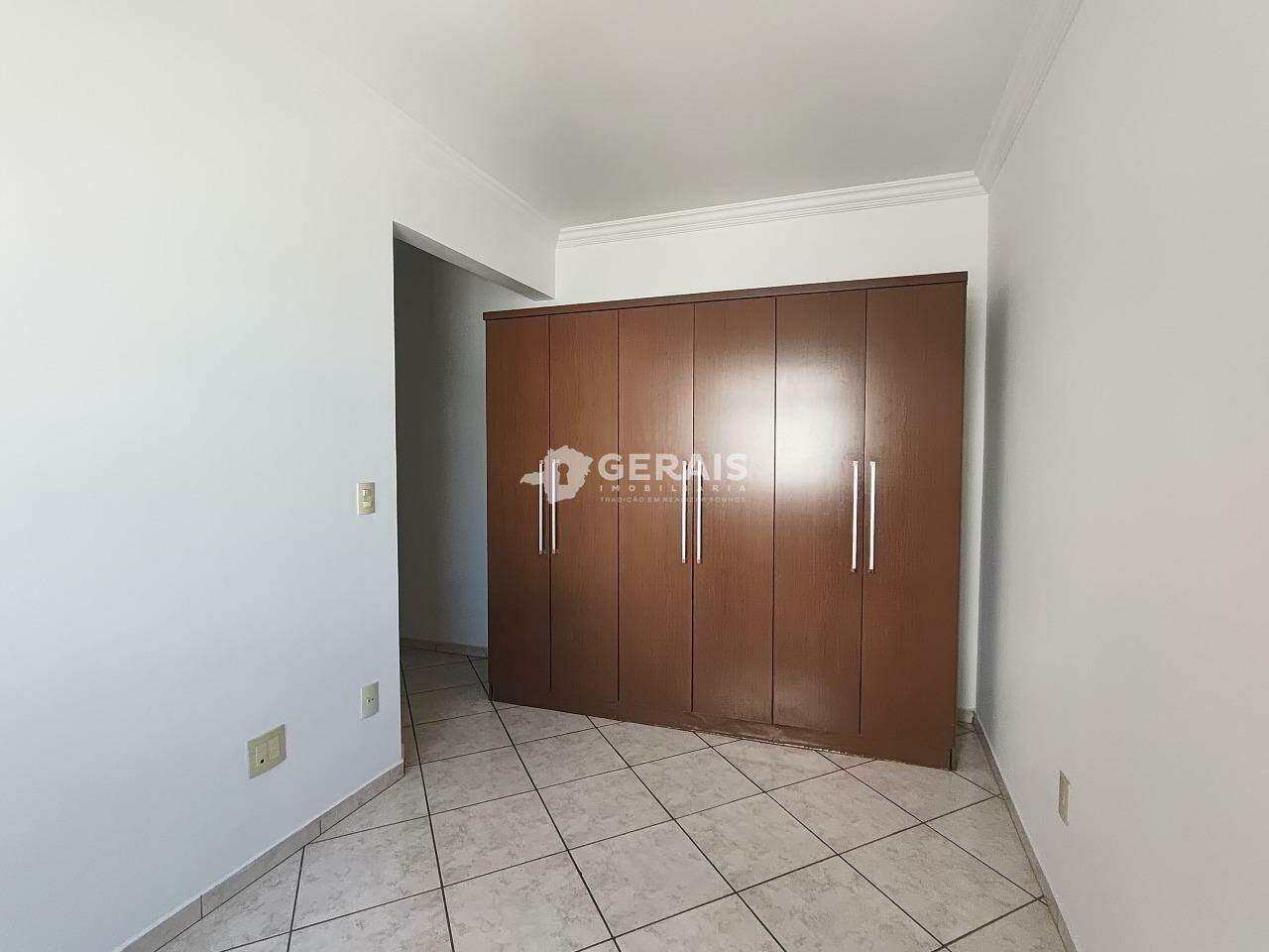 Apto Cobertura para aluguel no CENTRO: 04- QUARTO 01