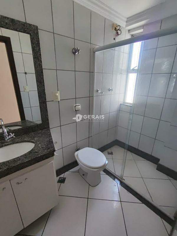 Apto Cobertura para aluguel no CENTRO: 07- BANHO SOCIAL