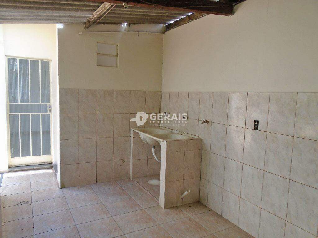 Casa para aluguel no Nossa Senhora das Graças: 09 - ÁREA DE SERVIÇO