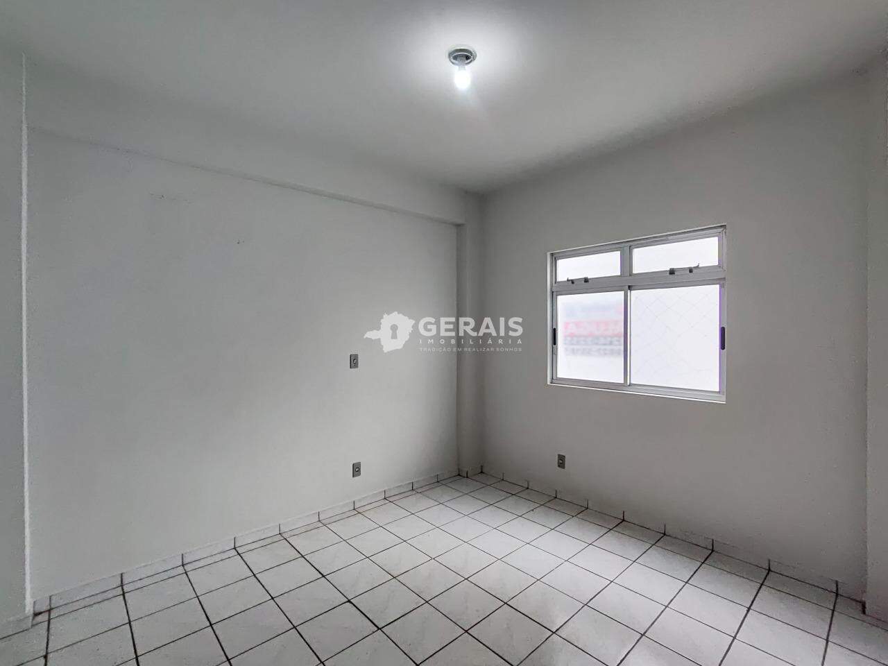 Apartamento para aluguel no CENTRO: 04- QUARTO 01 