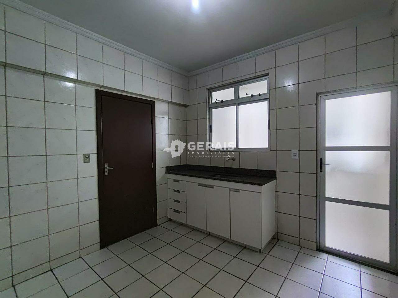 Apartamento para aluguel no CENTRO: 06- COZINHA 