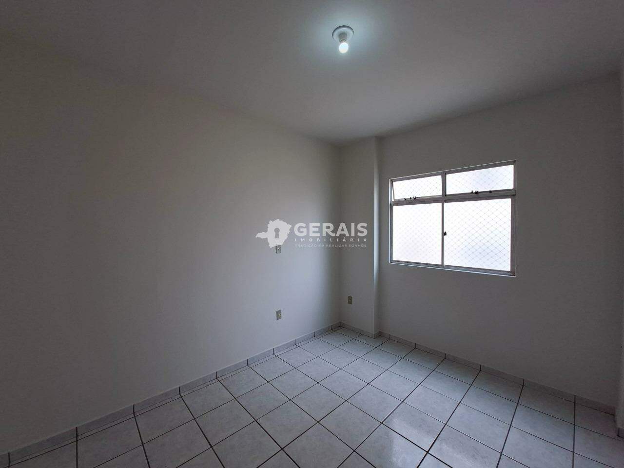 Apartamento para aluguel no CENTRO: 04- QUARTO 01