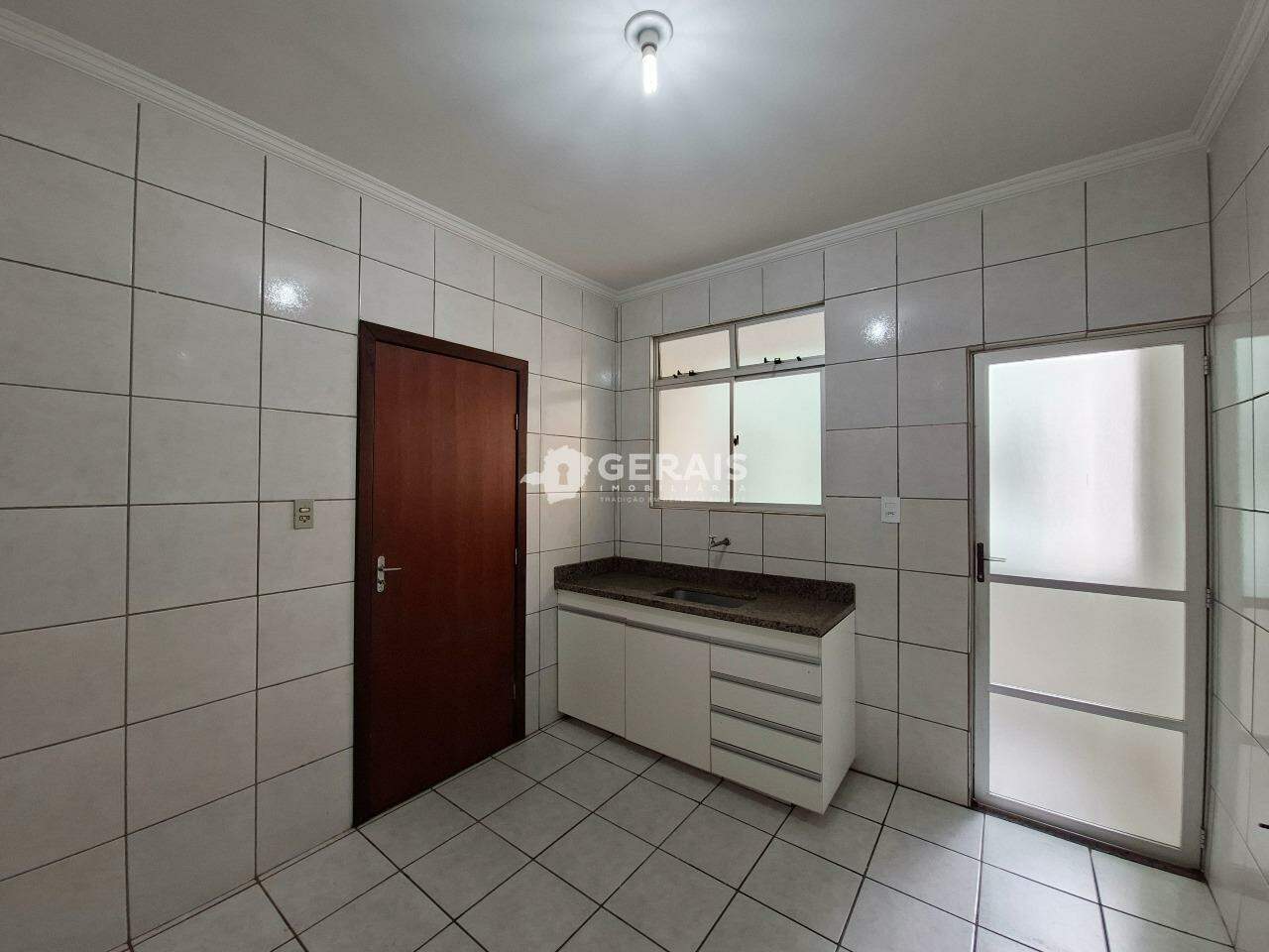 Apartamento para aluguel no CENTRO: 08- COZINHA