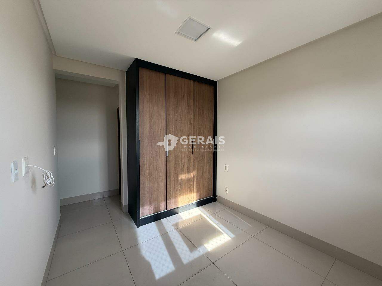 Apto Cobertura Triplex para aluguel no CENTRO: 06- QUARTO SUÍTE 01 