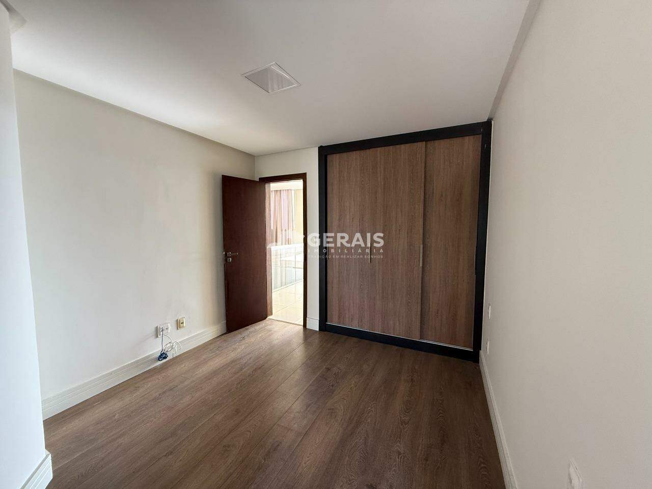 Apto Cobertura Triplex para aluguel no CENTRO: 10- QUARTO SUÍTE 02 