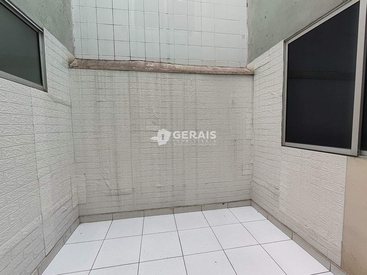 Apartamento para aluguel no CENTRO: 04- ÁREA DE CLARIDADE 01