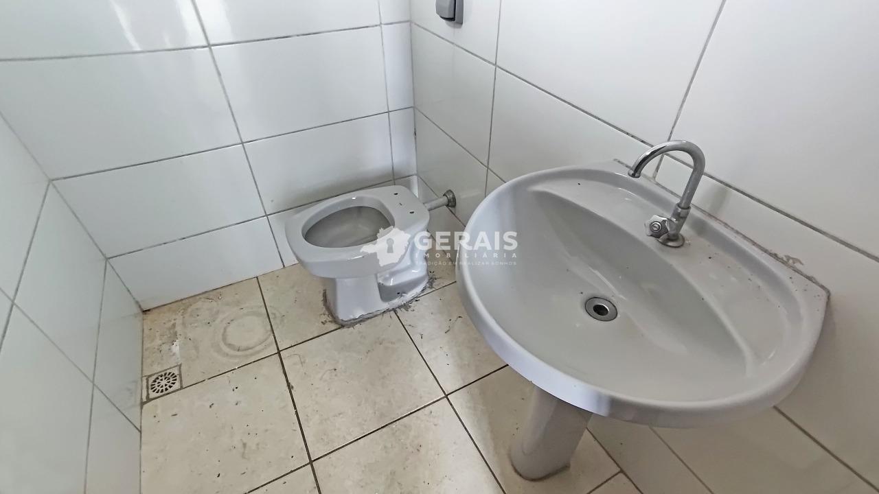 Galpão para aluguel no ICARAI: 09 - BANHEIRO 02