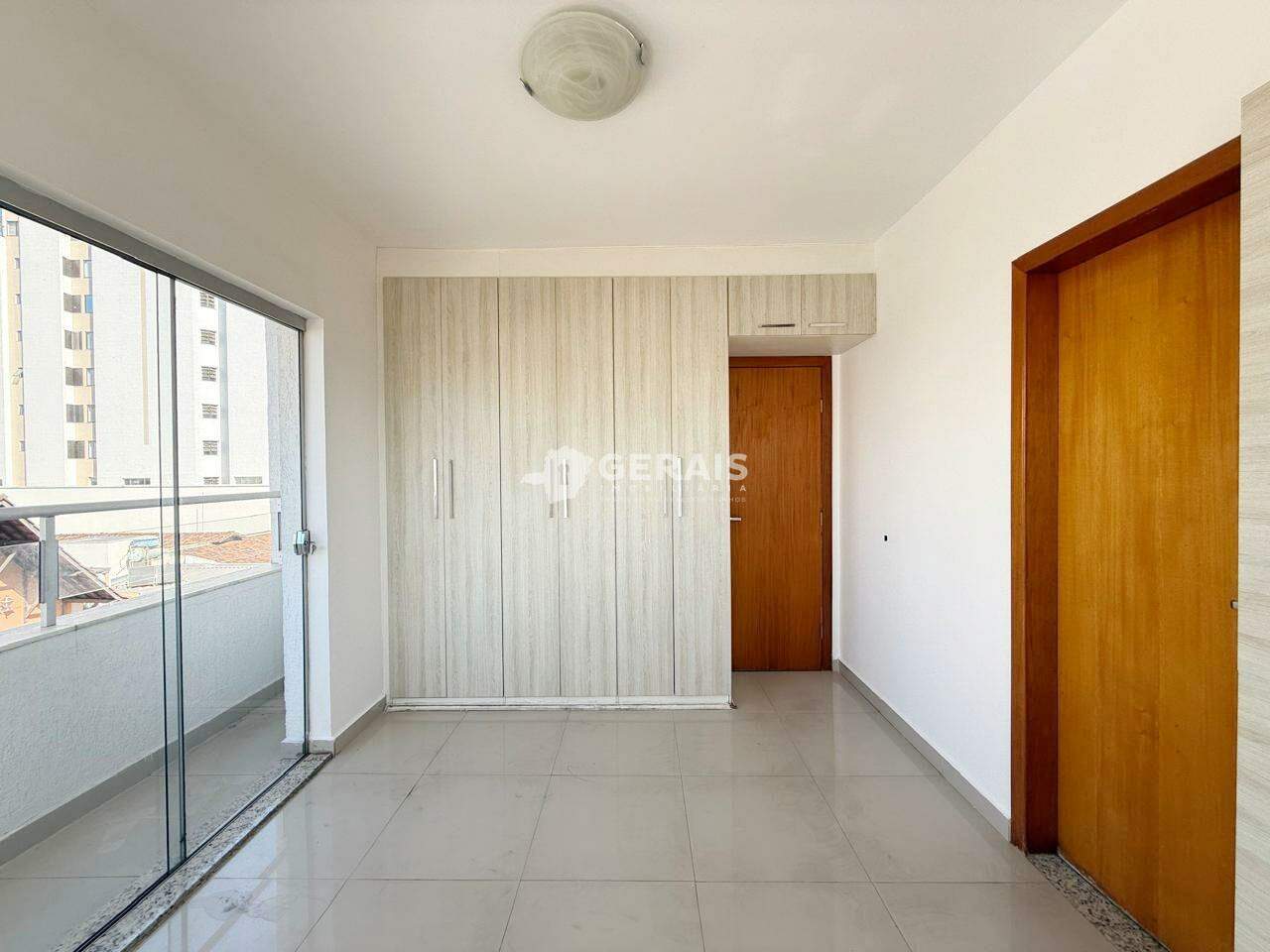 Apartamento à venda no CENTRO: 09 - QUARTO 02 SUÍTE 