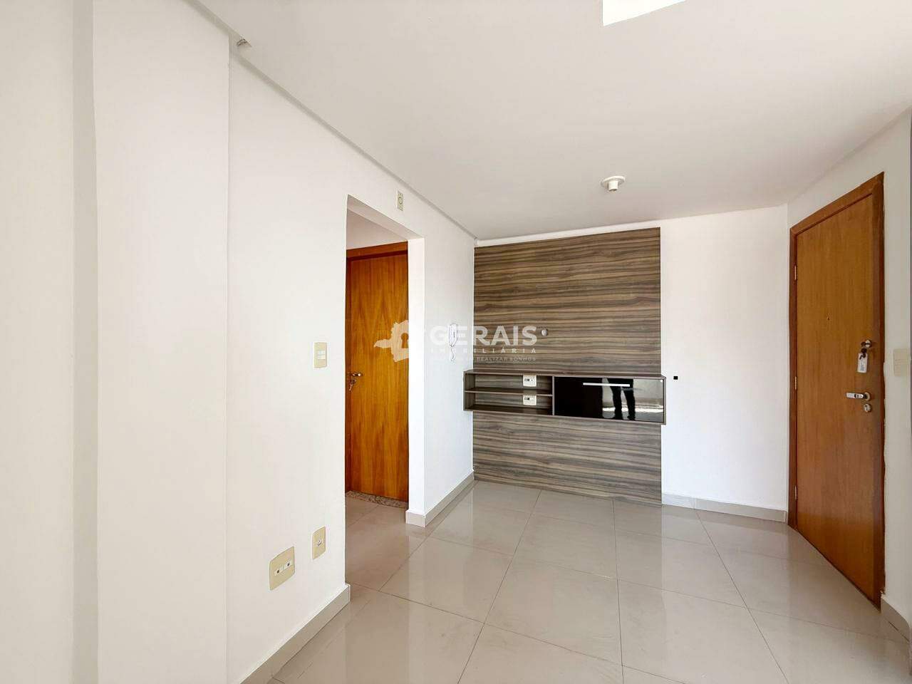 Apartamento à venda no CENTRO: 03 - SALA