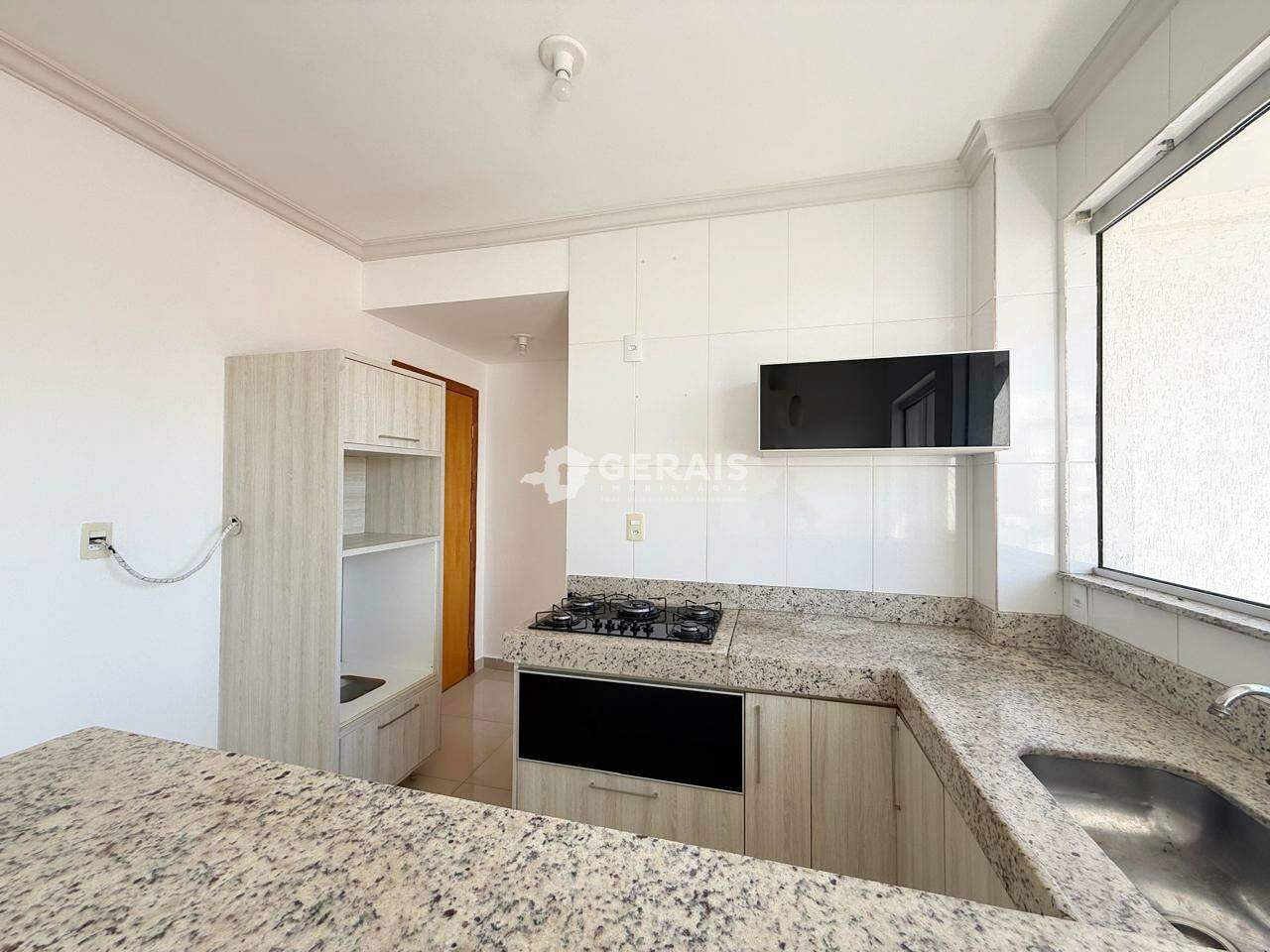 Apartamento à venda no CENTRO: 06 - COZINHA
