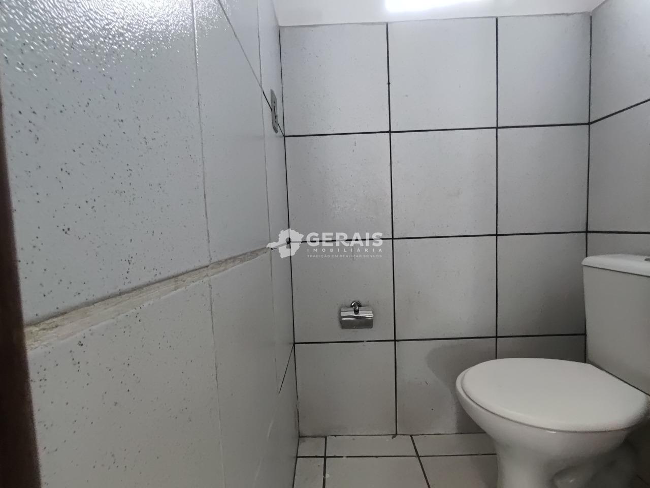 Loja para aluguel no CATALÃO: 08- BANHEIRO