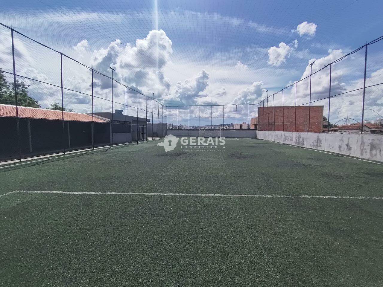 Lote para aluguel no ITAI: 09 - QUADRA DE FUTEBOL