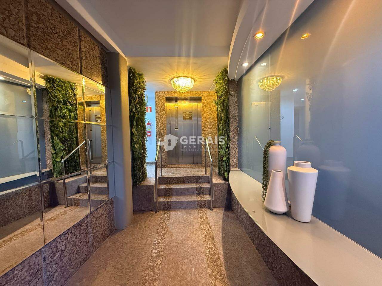 Apartamento para aluguel no CENTRO: 03- HALL DE ENTRADA