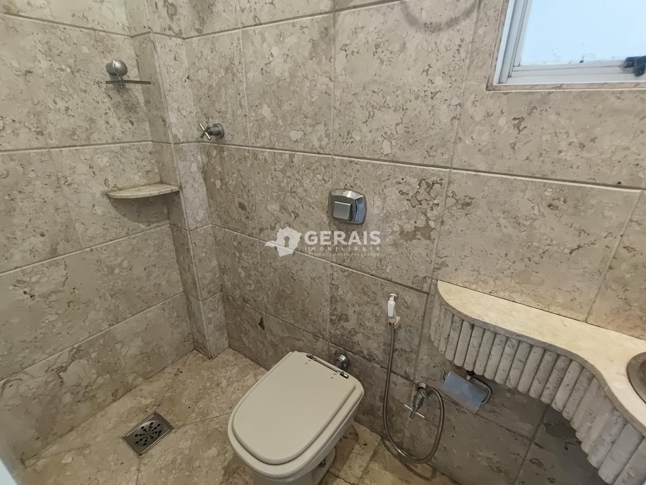 Apto Cobertura para aluguel no CENTRO: 09- BANHO SOCIAL 01