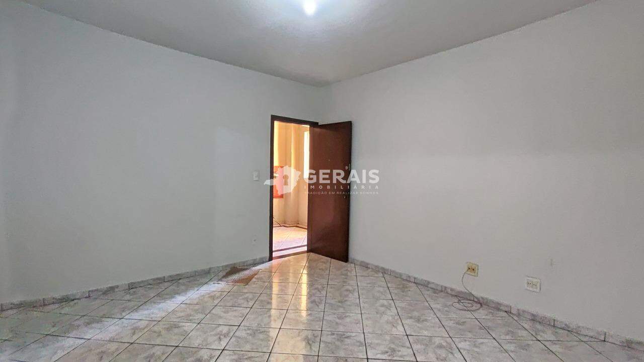 Apartamento para aluguel no CENTRO: 04- SALA