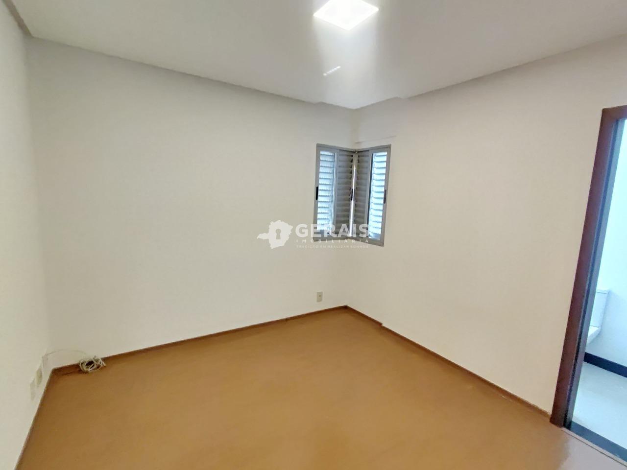 Apartamento para aluguel no CENTRO: 07- QUARTO 02 SUÍTE 01