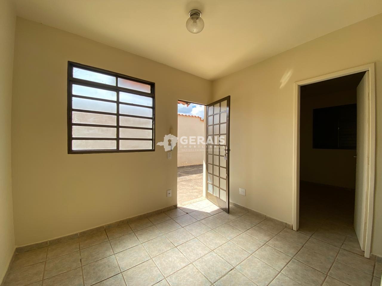 Casa para aluguel no RESIDENCIAL LAGOA DOS MANDARINS: 02- SALA